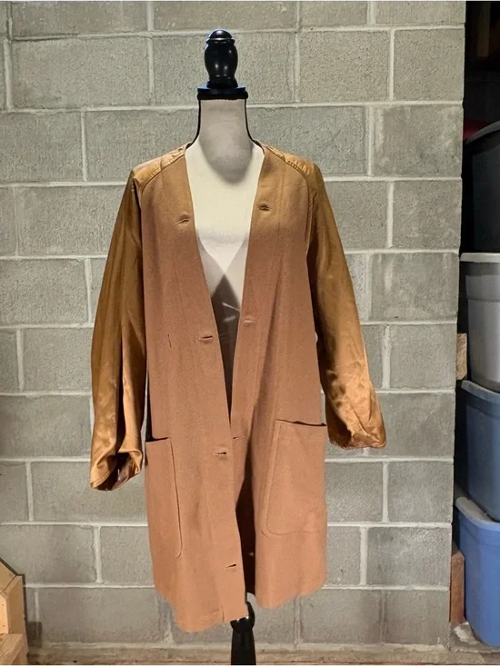 Burberry trench coat. - Picture 8 of 15